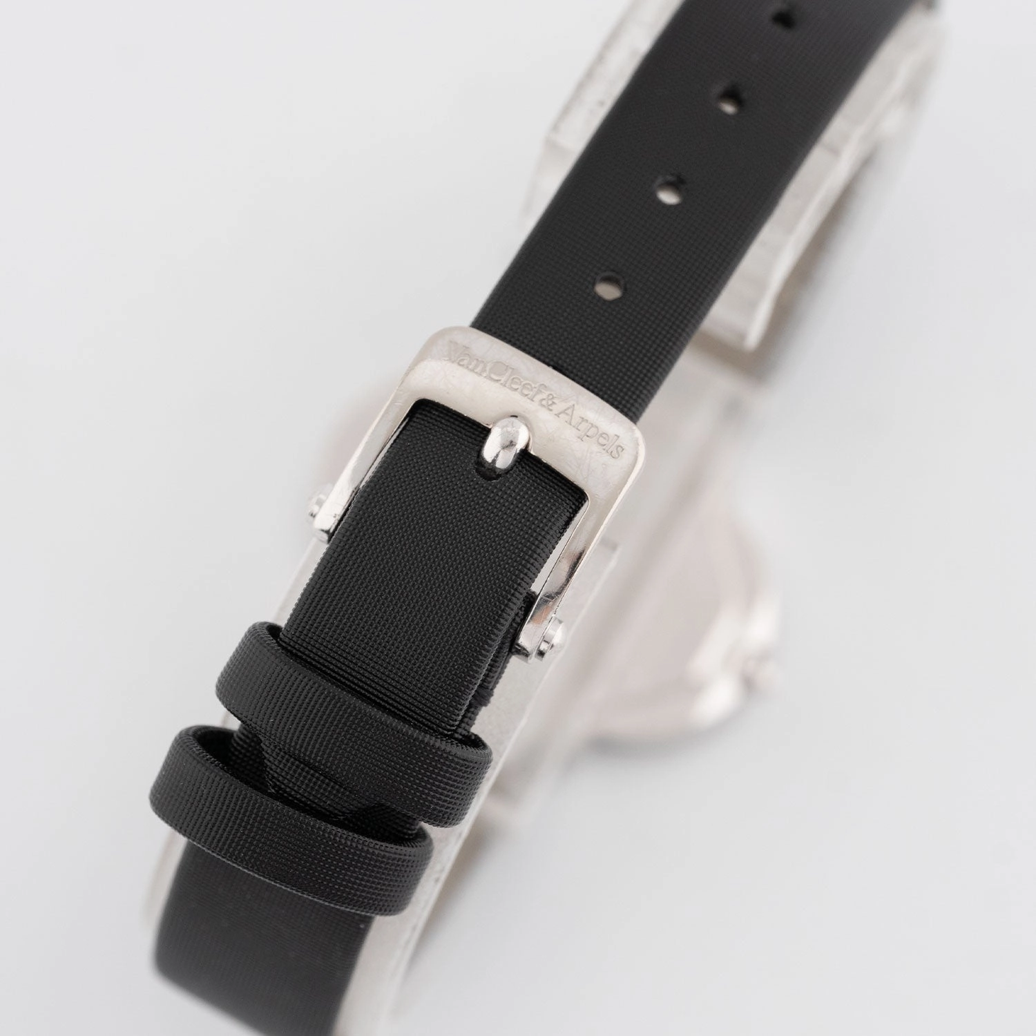 Alhambra Wristwatch 18K Whitegold Perlmutt Dial - HH59335