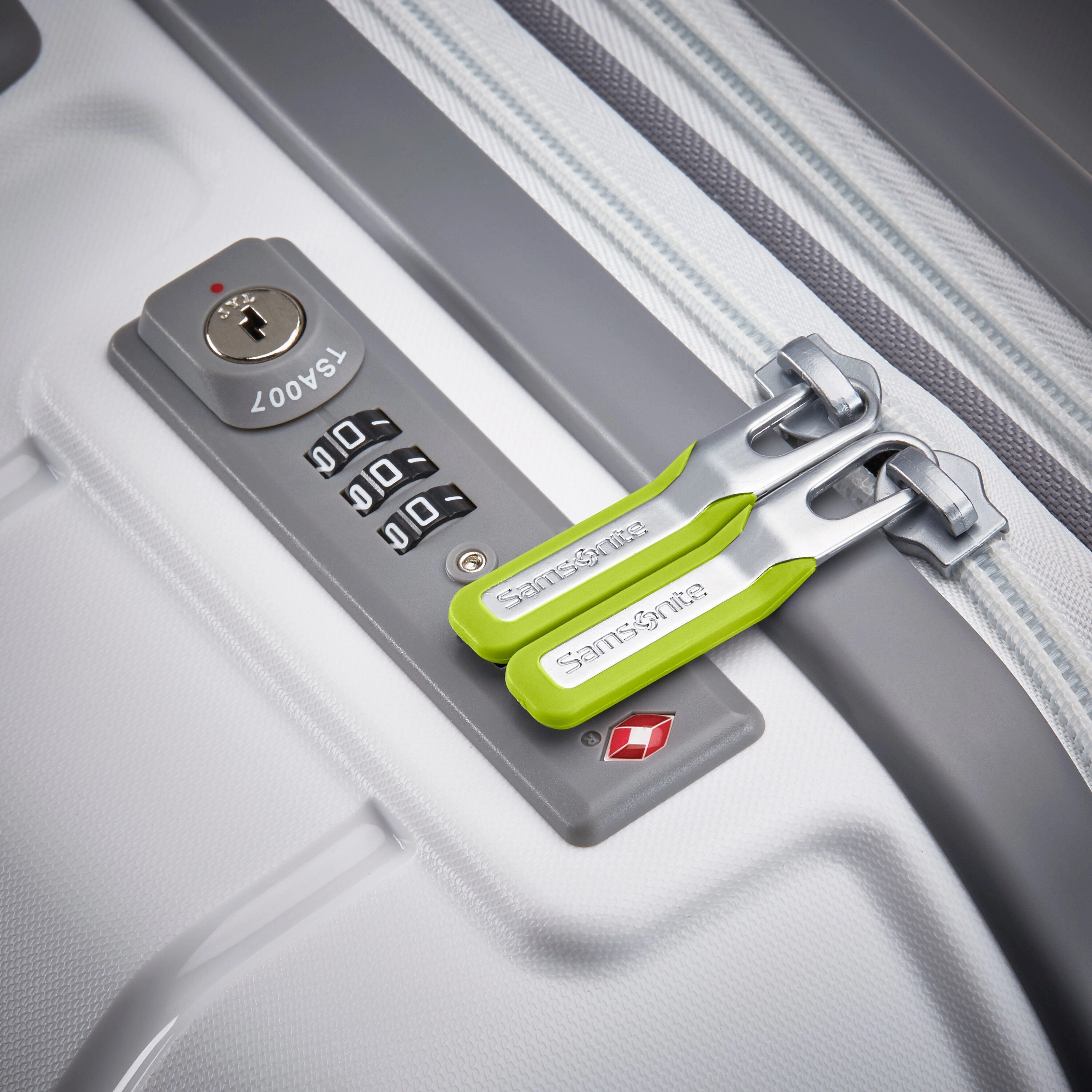 Freeform Carry-On Spinner 21"