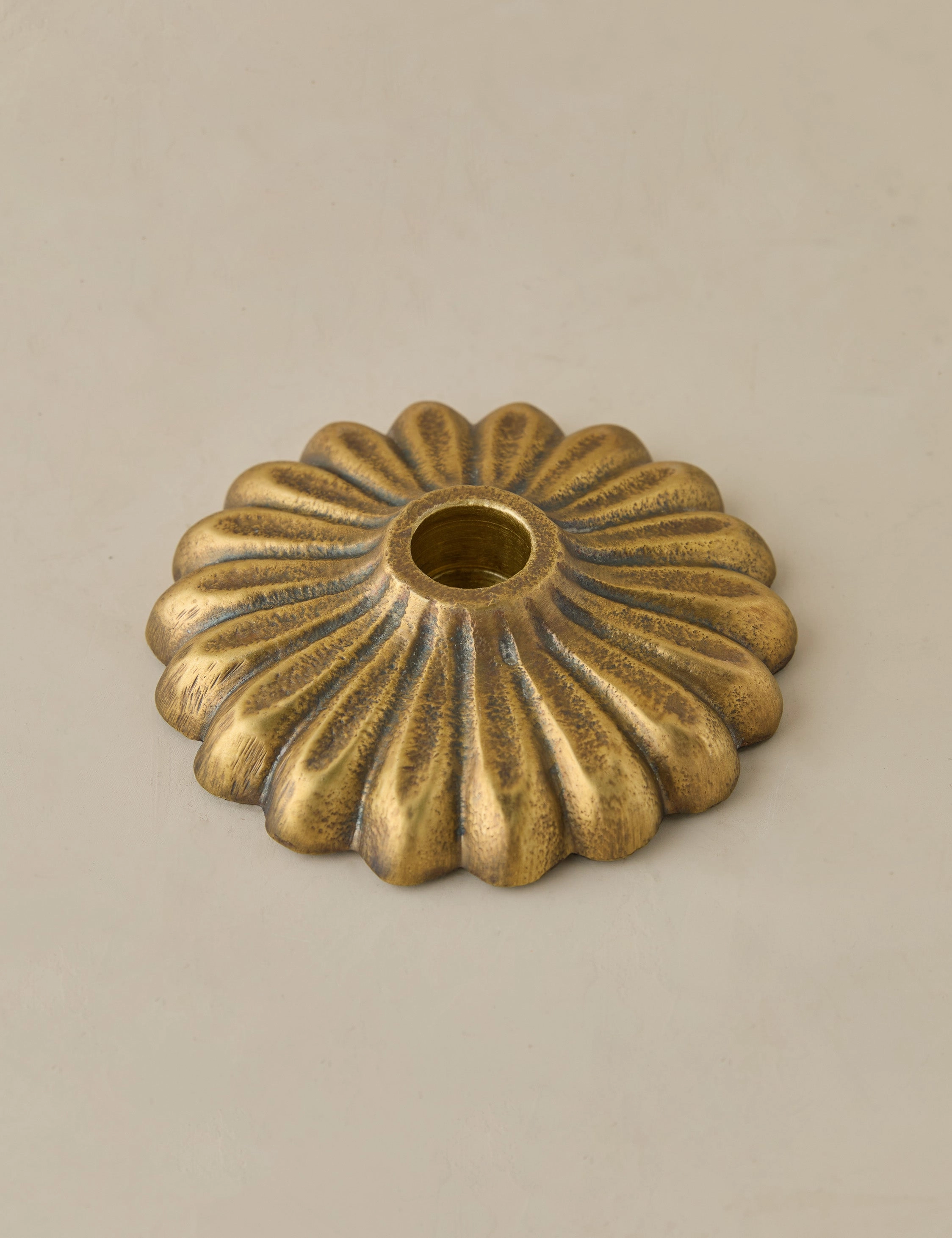 Giovanna Candle Holder