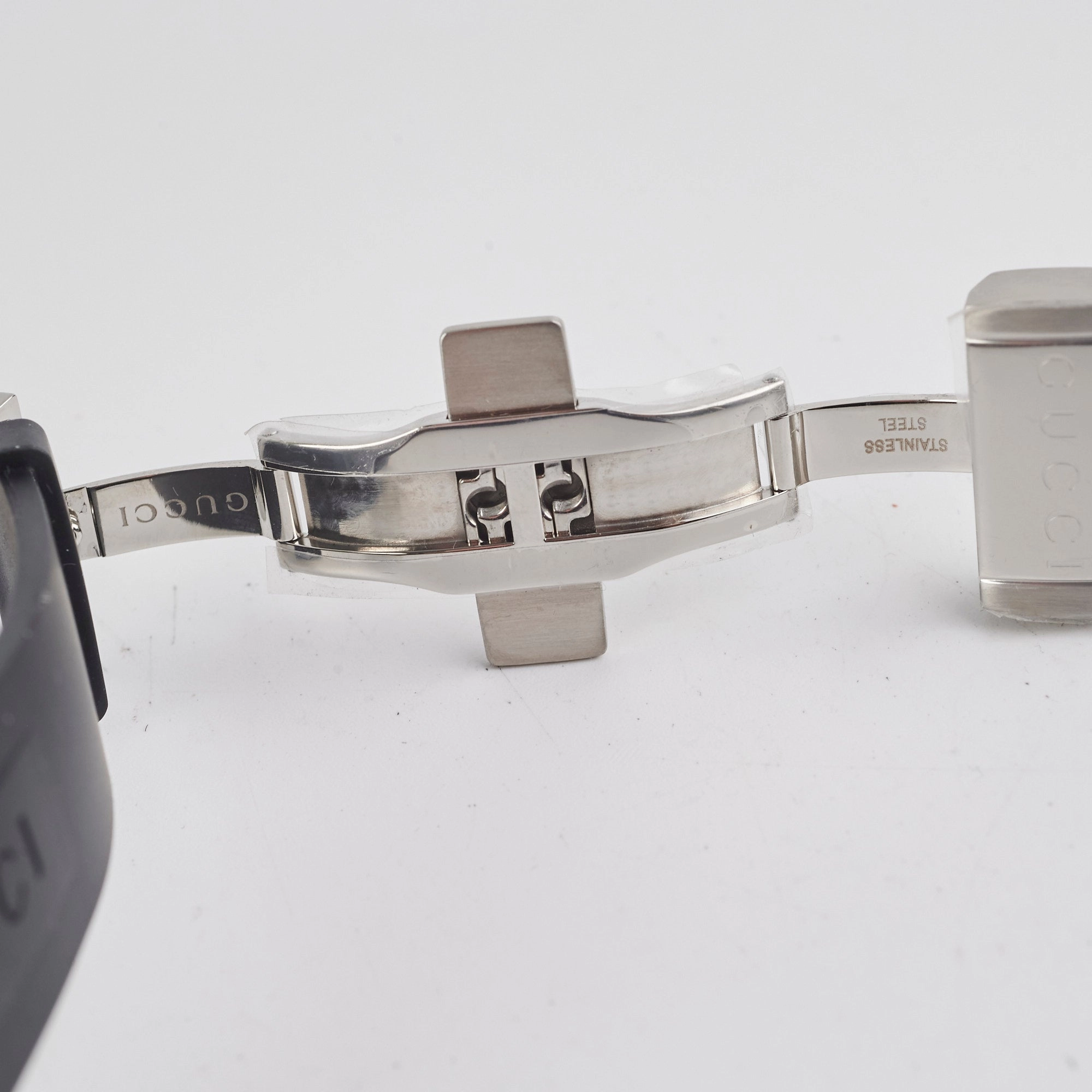 Gucci Dive Stainless Steel Men's Watch 40mm