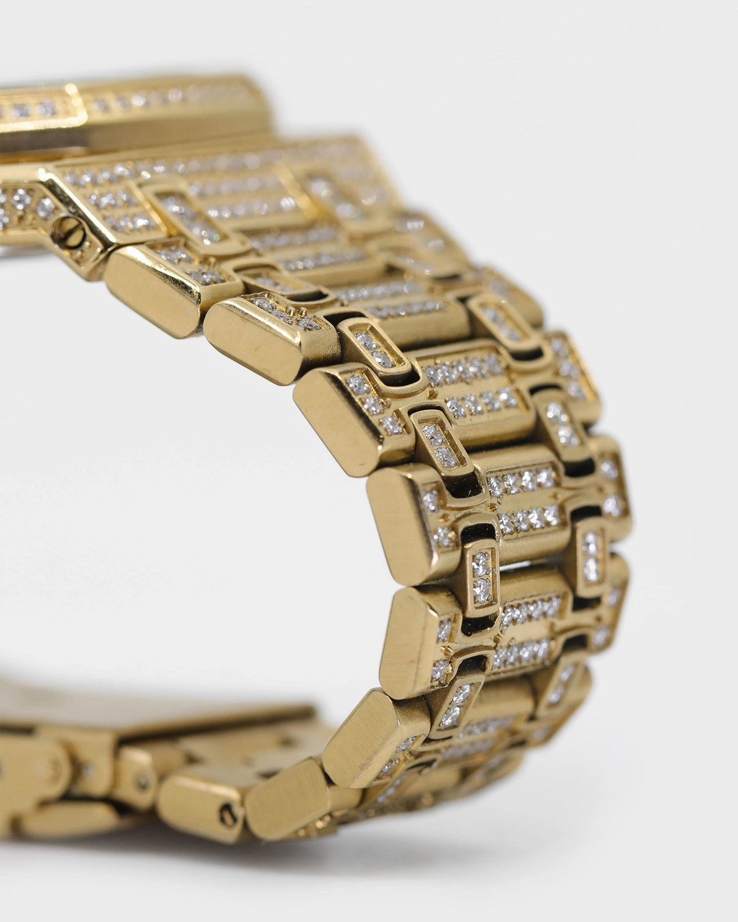Saint Morta Medio Premierre Watch Iced Gold