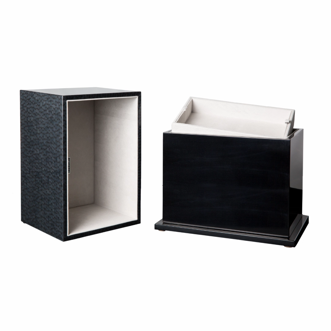 The Thompson Urn in Navy