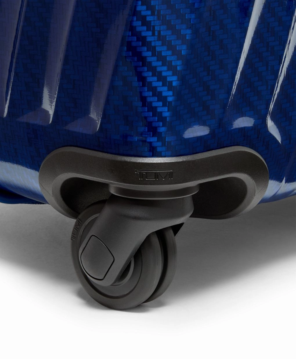 Tumi 19 Degree Lite Extended Trip 4 Wheeled Packing Case