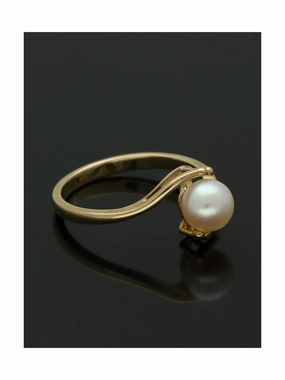 White Cultured Pearl Ring in 9ct Yellow Gold