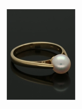 White Cultured Pearl Ring in 9ct Yellow Gold