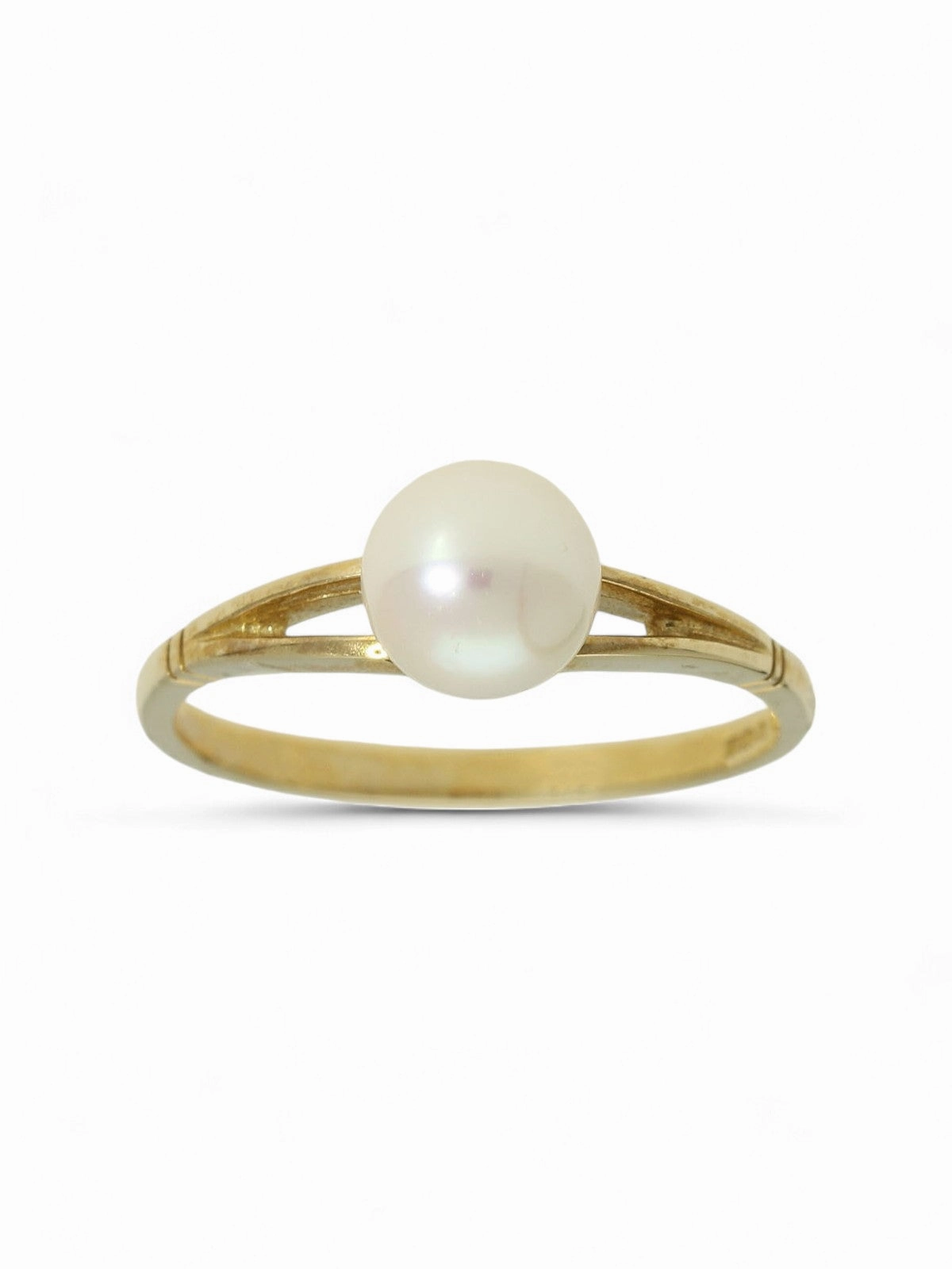 White Cultured Pearl Ring in 9ct Yellow Gold
